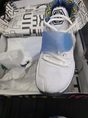 Kids Basketball Shoes with Blue Strap Kyrie Special Edition